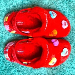 Crocs Sweetheart’s Fur Sure clogs